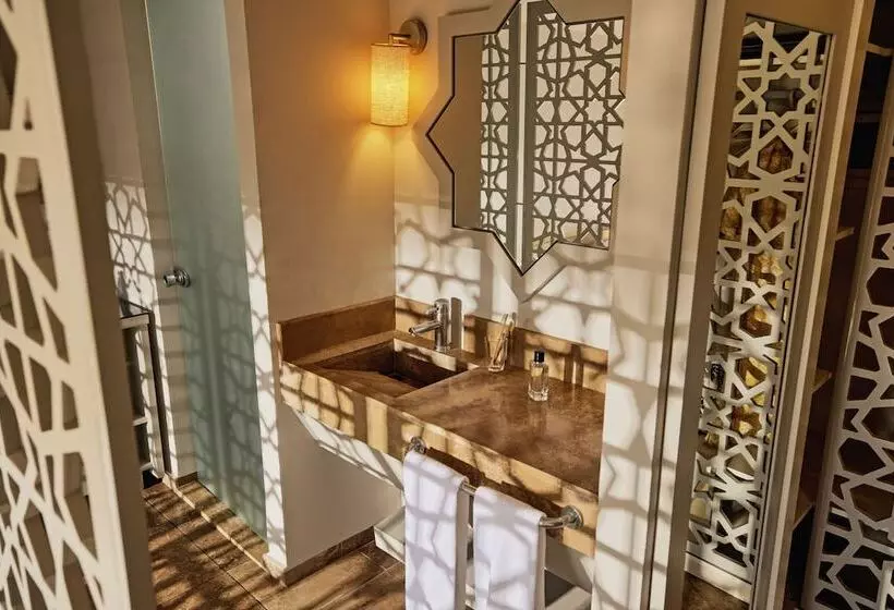 بانگلوی استاندارد, Tui Magic Life Sarigerme