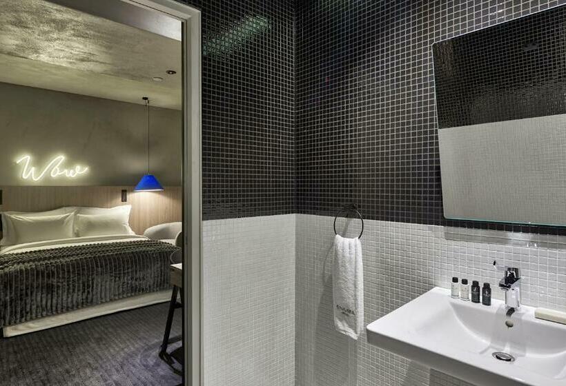 غرفة قياسية لذوى الاحتياجات الخاصة, Onoma