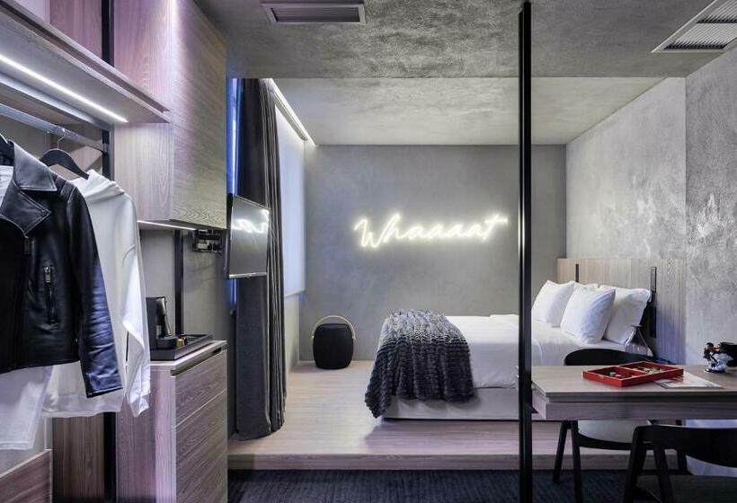 غرفة عائلية, Onoma