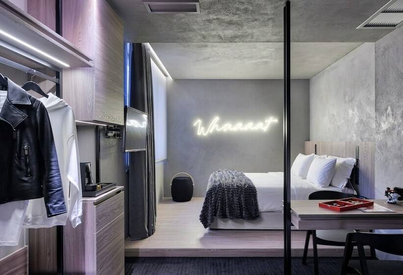 غرفة عائلية, Onoma