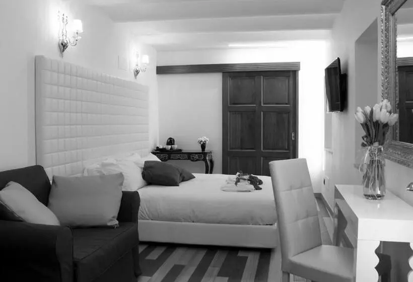 اتاق استاندارد سه نفره, Hub Navona
