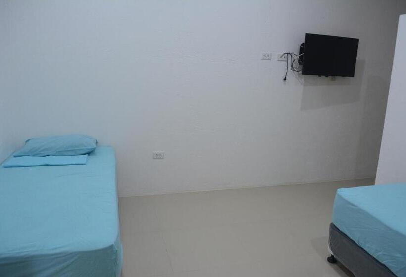 חדר משפחתי, Sergi S Resort And