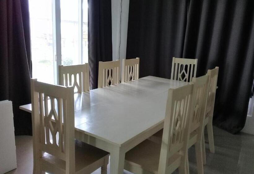 בית, 4 חדרי שינה, Sergi S Resort And