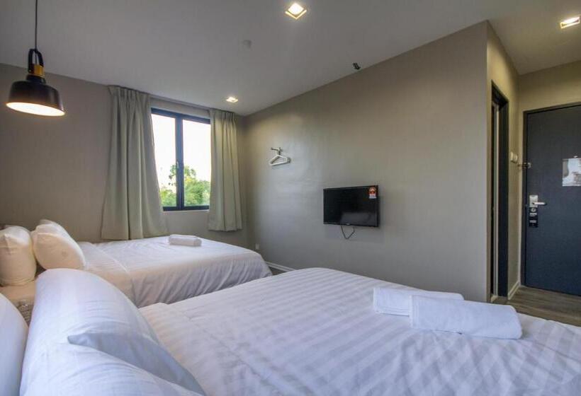 غرفة قياسية رباعية, Chariton Hotel Alma