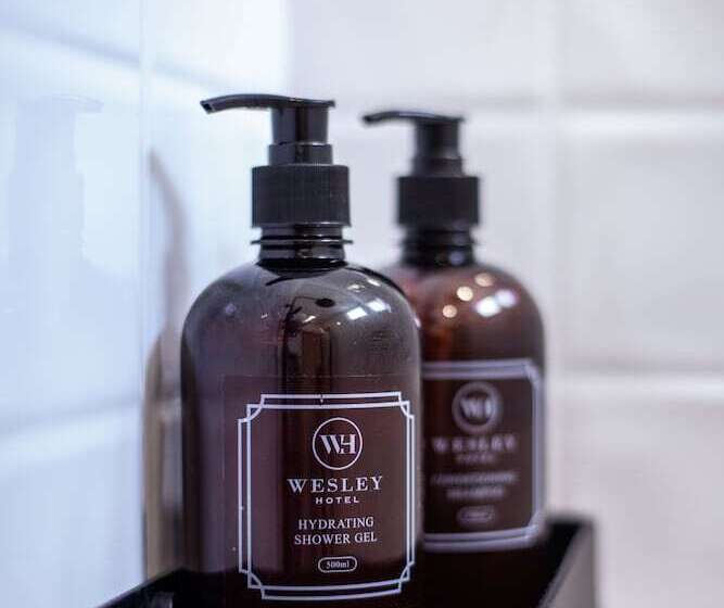 Люкс, Wesley