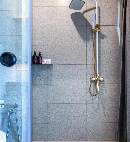 プレミアムルーム, Wesley