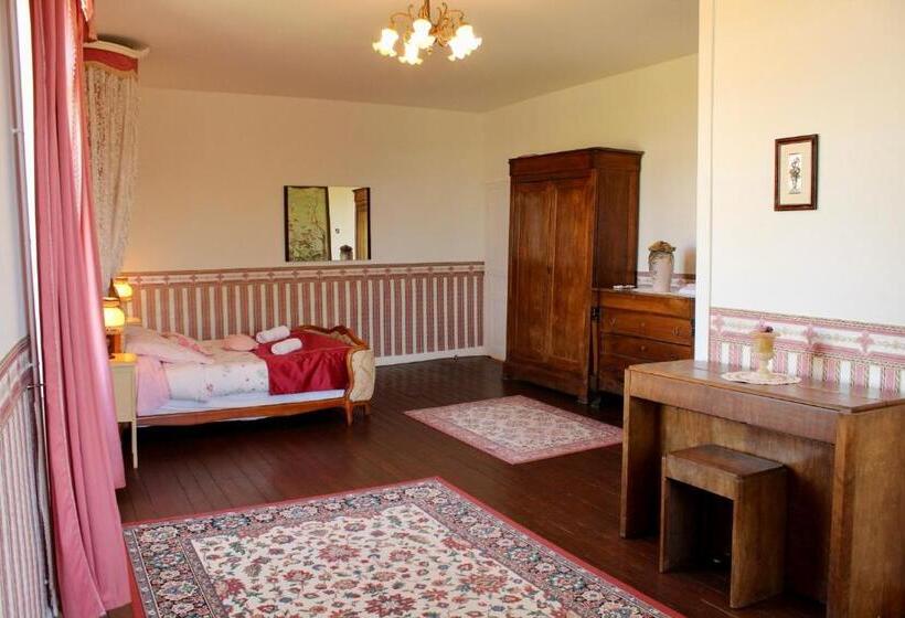 디럭스 패밀리 룸, Château De Montaupin