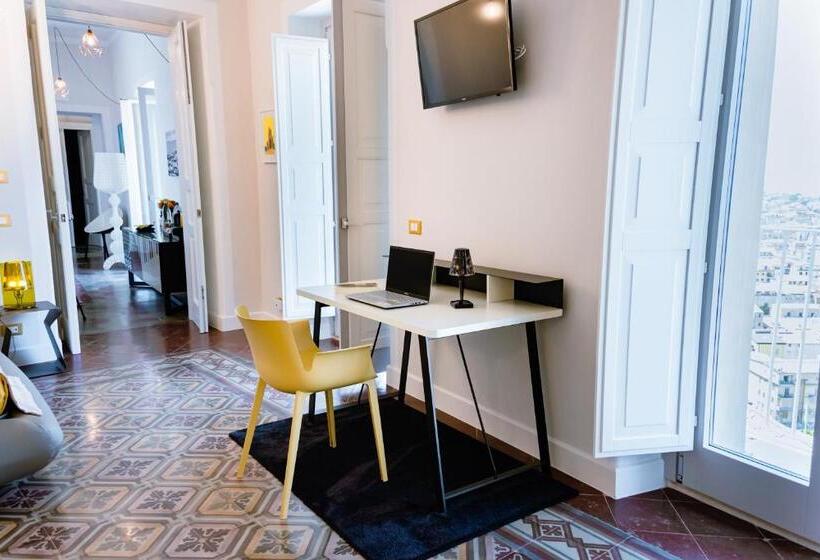 غرفة قياسية رباعية, Dimora Cavour