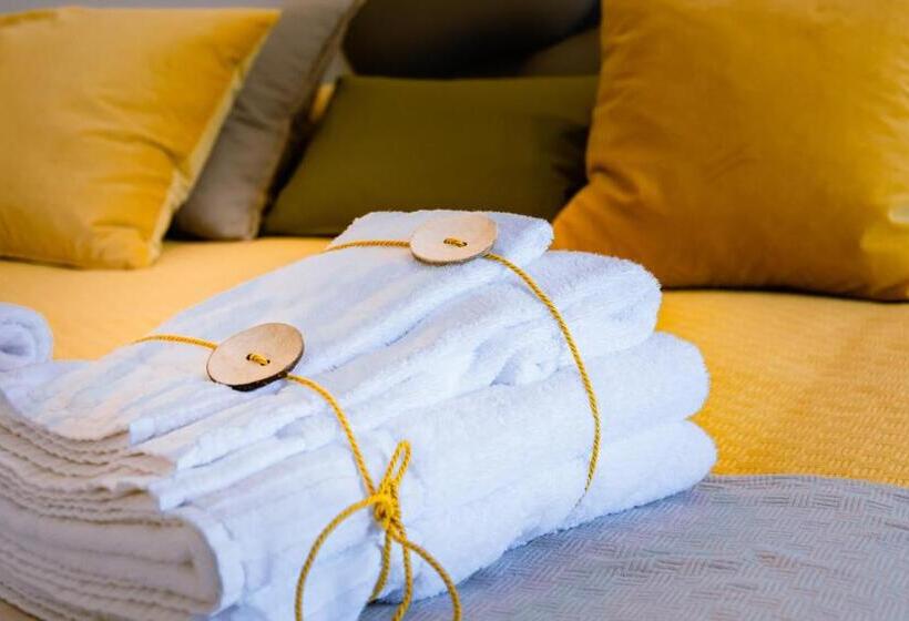 غرفة قياسية رباعية, Dimora Cavour