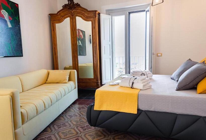 غرفة عائلية, Dimora Cavour