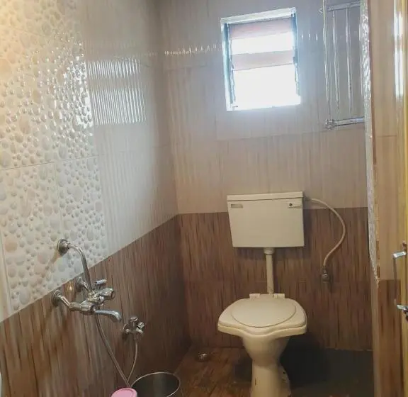 ファミリールーム, Hiral Residency