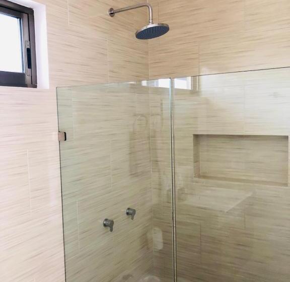 غرفة قياسية, Ko Ox Wenne