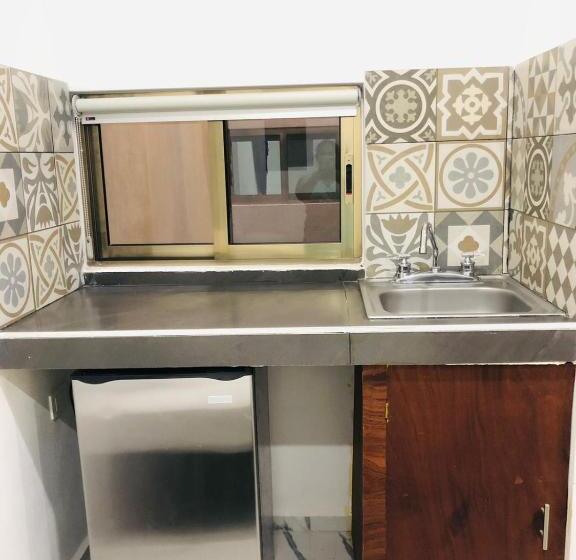 غرفة قياسية, Ko Ox Wenne