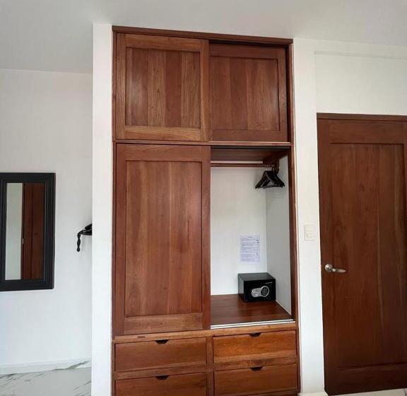 Quarto Estandar, Ko Ox Wenne