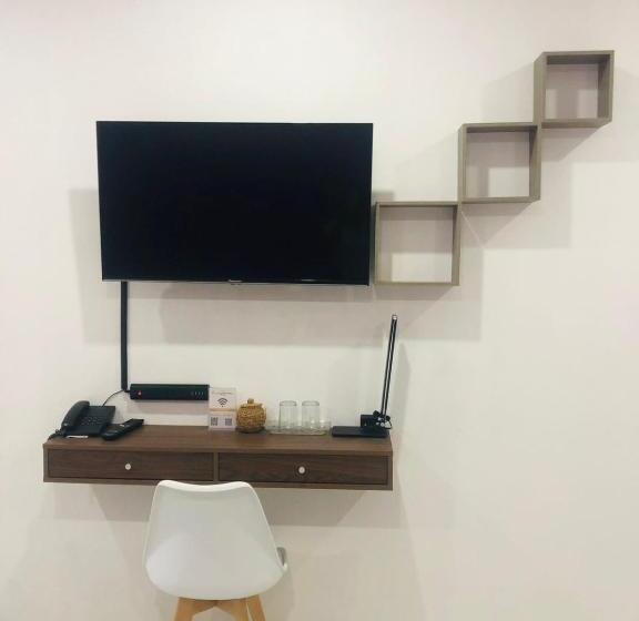 غرفه قياسيه سريرين مزدوجين, Ko Ox Wenne