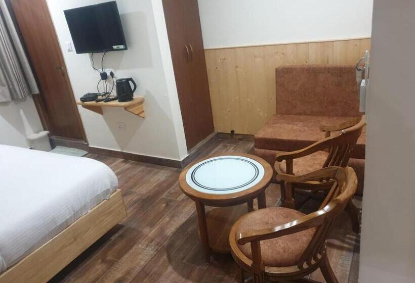 デラックストリプルルーム, The Kumaon Retreat