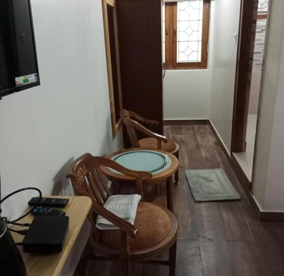デラックスファミリールーム, The Kumaon Retreat
