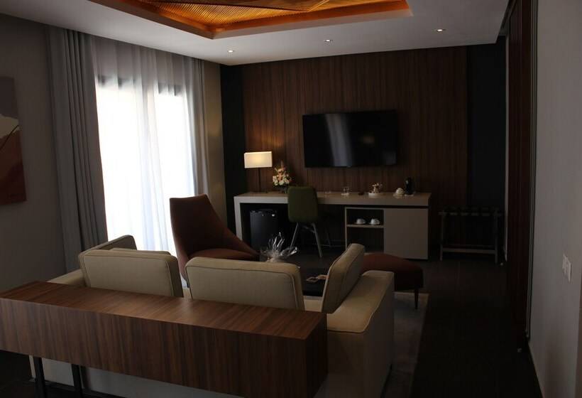 سوییت لوکس, Zephyr Ifrane