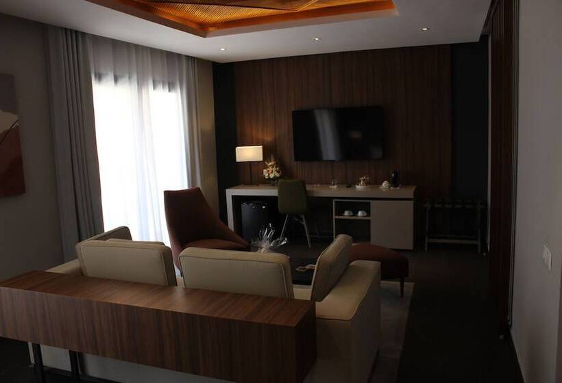 سوییت لوکس, Zephyr Ifrane