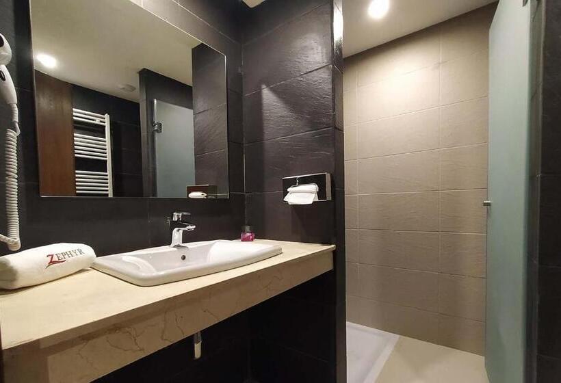 سوییت لوکس, Zephyr Ifrane