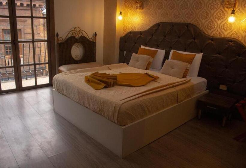 带阳台的豪华间, Ronda Hotel Boutique By Chat Noir