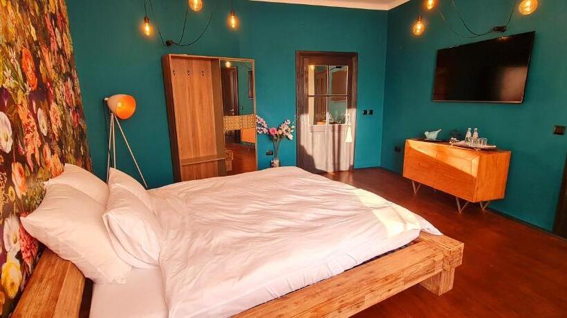 キングサイズベッドのデラックスルーム, Paradiso Perduto Private Apartment By Weinkeller