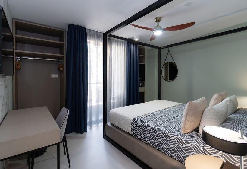 اتاق لوکس, Perla Del Sur