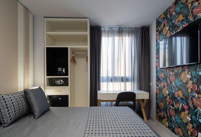 اتاق اکونومی, Perla Del Sur