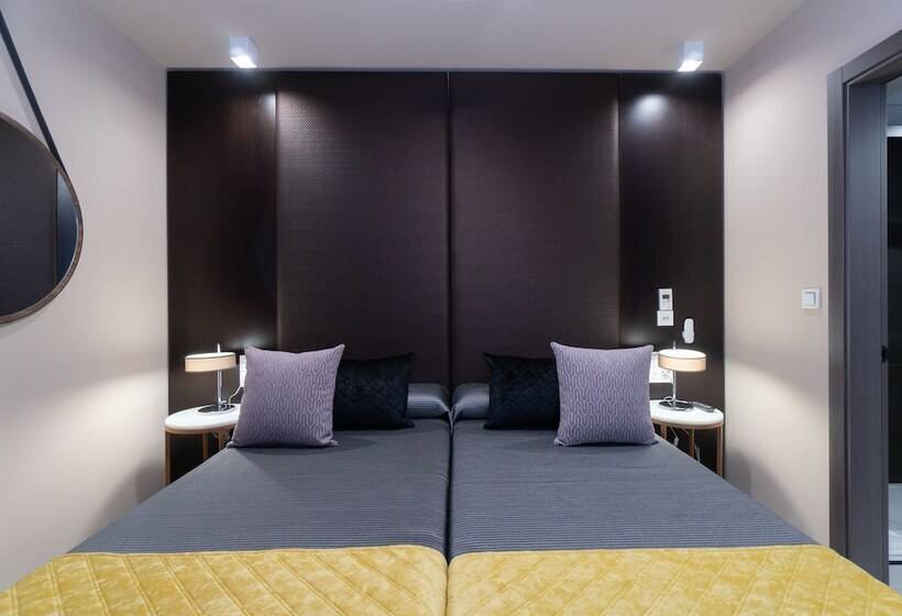 اتاق اکونومی, Perla Del Sur