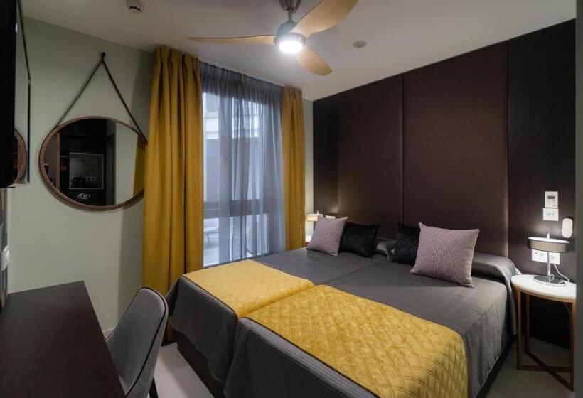 اتاق اکونومی, Perla Del Sur