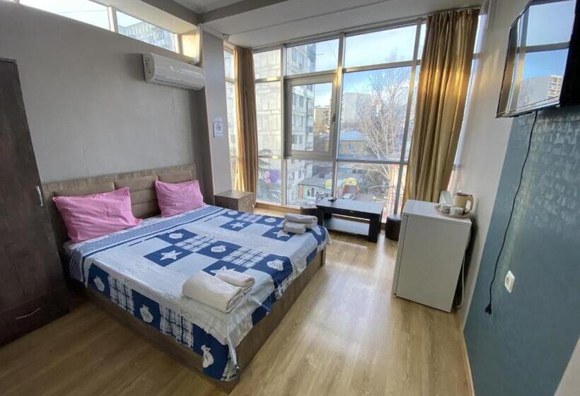 Standard Room, G & J
