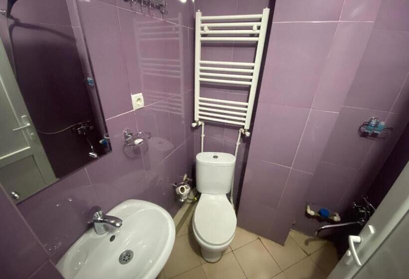 Standard Room Shared Bathroom, G & J