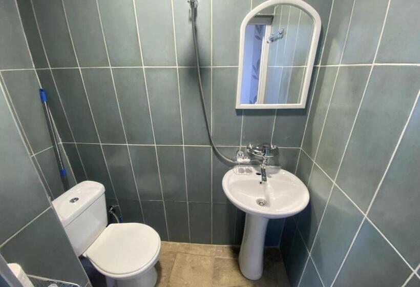 Standard Triple Room, G & J