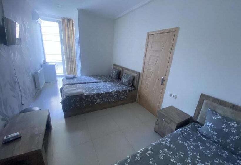 Standard Triple Room, G & J