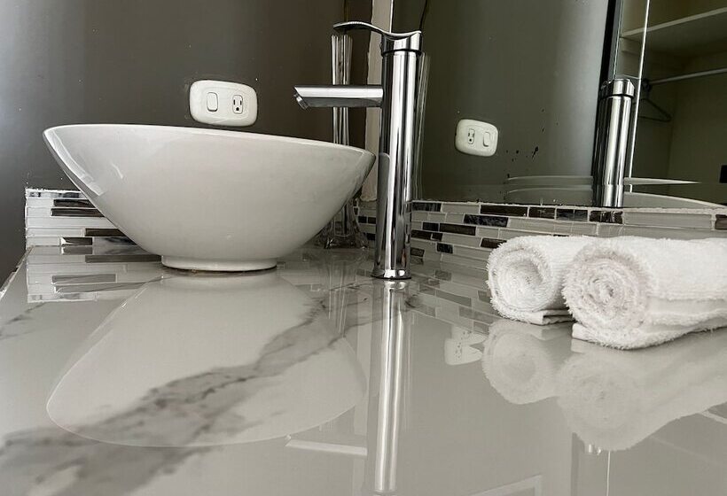 디럭스 룸, Los Robles