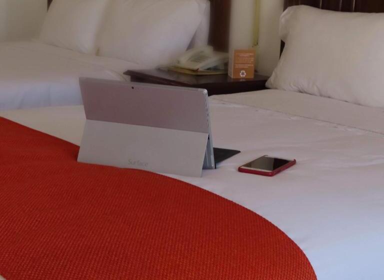 스탠다드 룸 더블 침대 2개, Los Robles