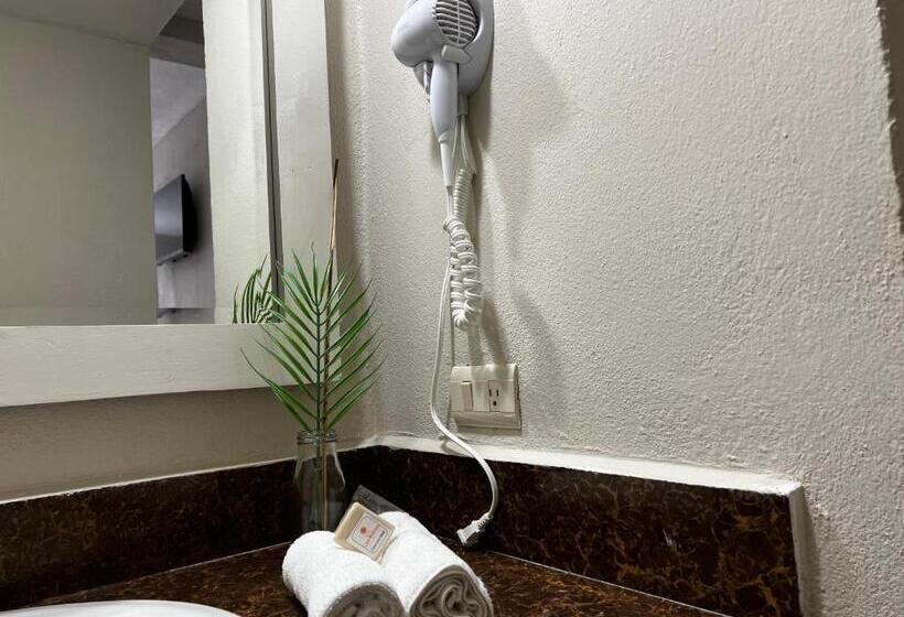 디럭스 룸, Los Robles