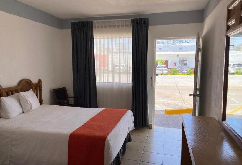 스탠다드 룸 더블 침대 2개, Los Robles