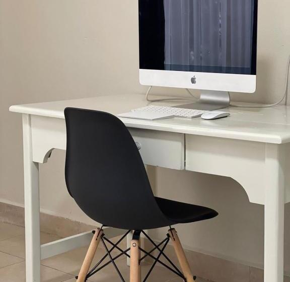 디럭스 룸, Los Robles