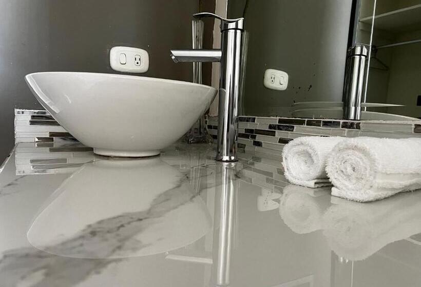 디럭스 룸, Los Robles