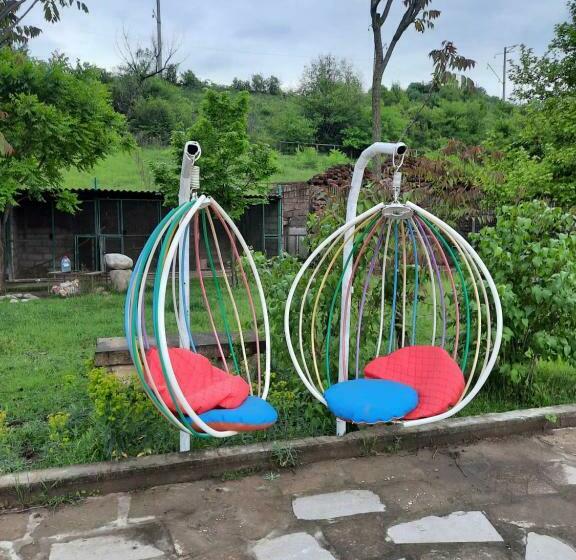 اتاق راحتی سه تخته, Skazka