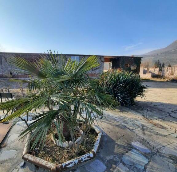 اتاق خانوادگی, Skazka