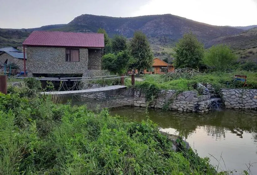 Comfort Kolmen Hengen Huone, Skazka