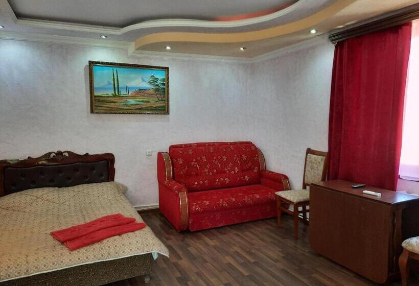 اتاق خانوادگی, Skazka