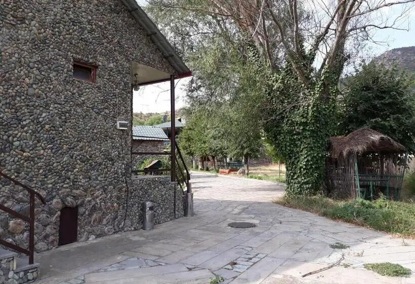 Basic-huone, Skazka