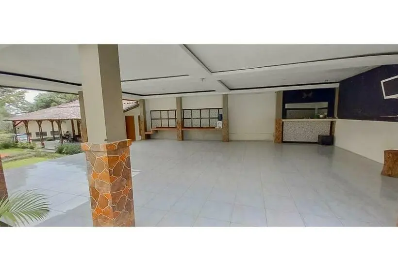 Deluxe Zimmer, Sri Indrawati Puncak Mitra Reddoorz