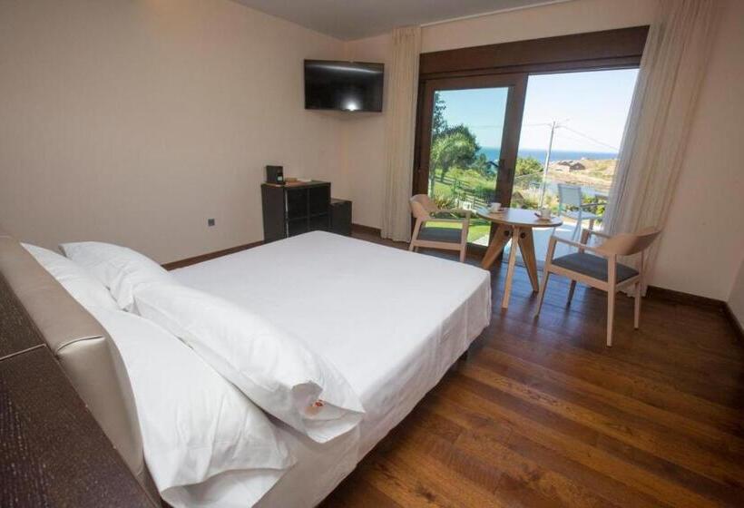 اتاق استاندارد با وان آب گرم, A Ballenera De Caneliñas