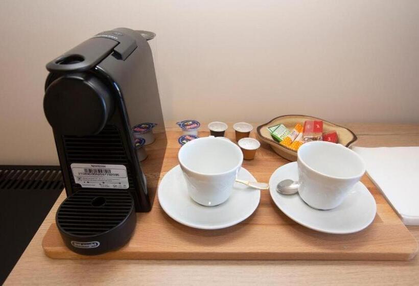 اتاق استاندارد با وان آب گرم, A Ballenera De Caneliñas