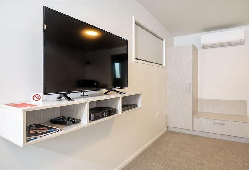 スタンダードスタジオ, The Com Plex Motel