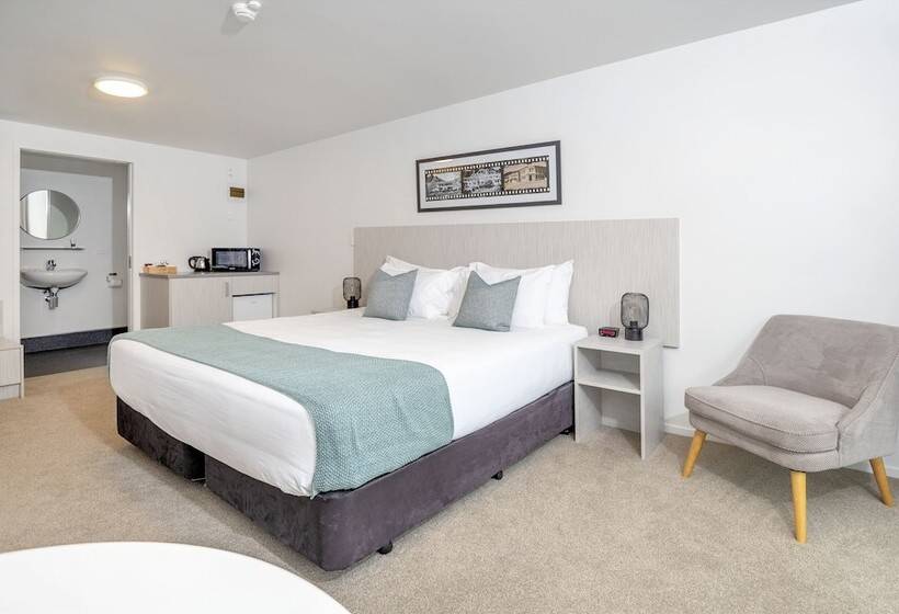 スタンダードスタジオ, The Com Plex Motel